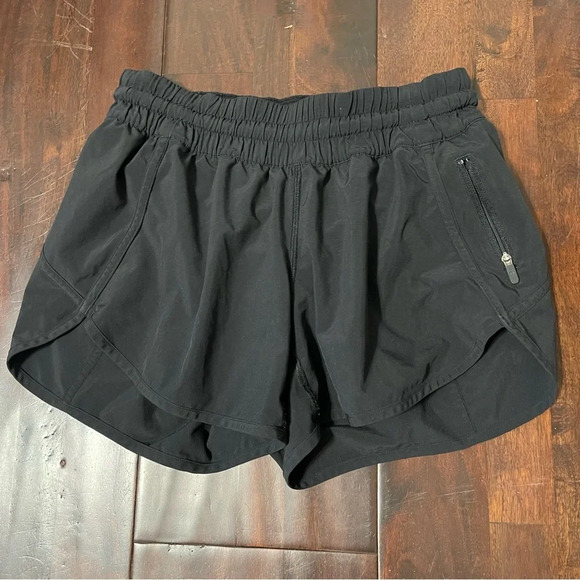 Lululemon Tracker Short V *4" Black Womens Size 6 Athletic - Picture 1 of 6